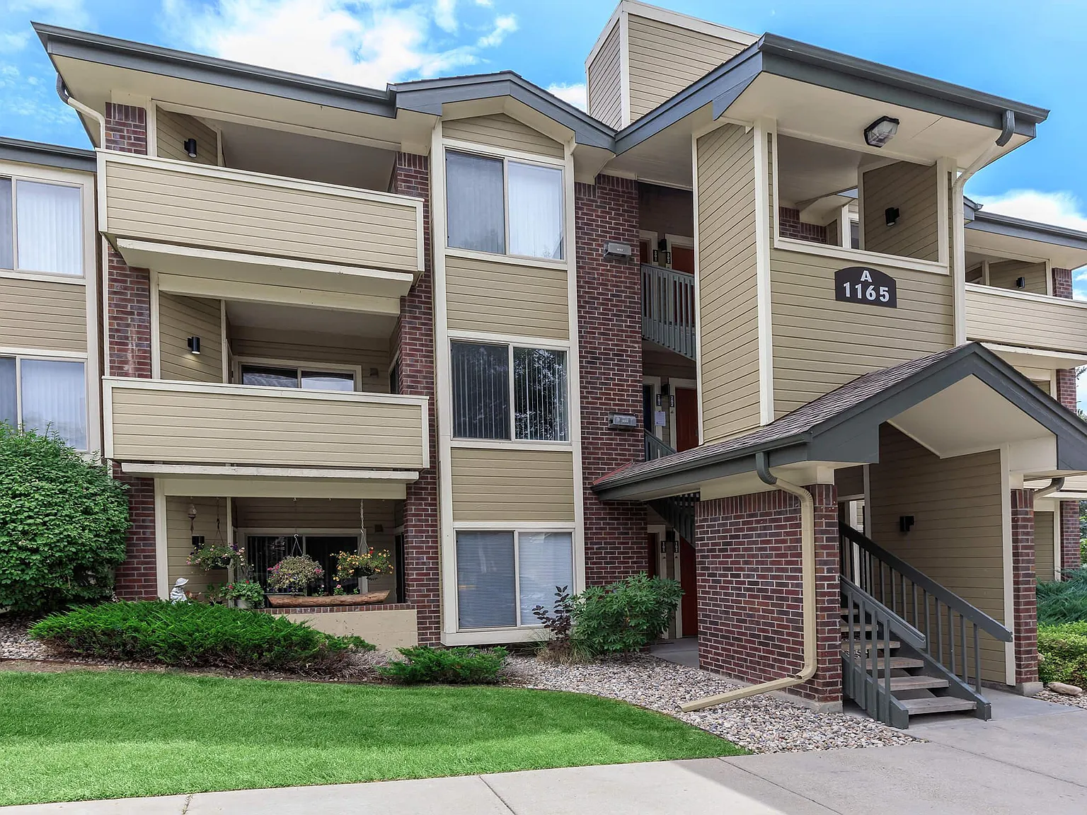 The Buttes Apartments — Photo 3