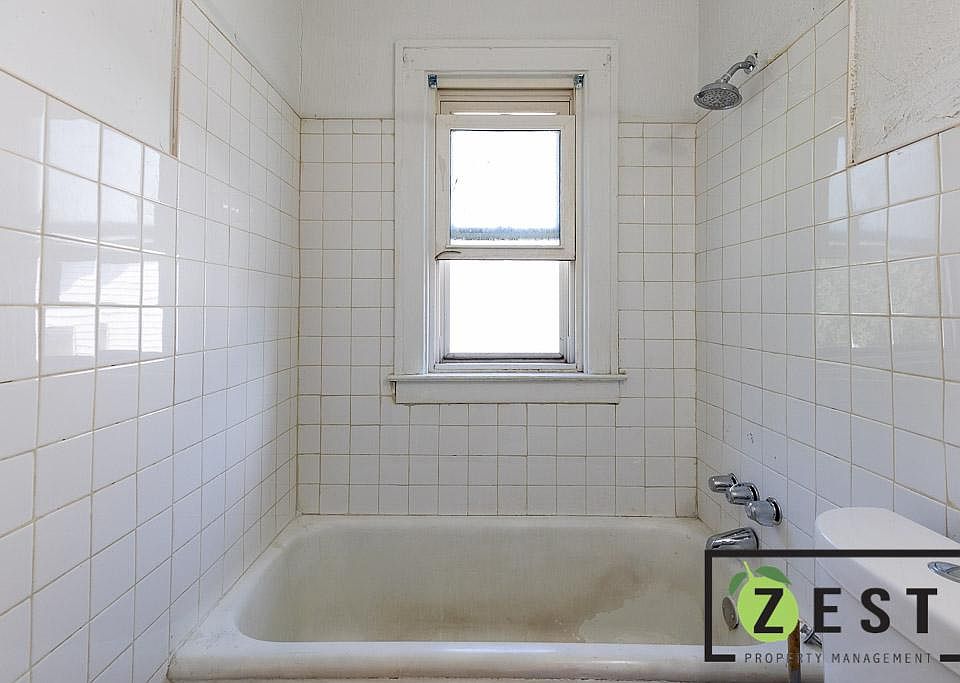 1st image of 15703 Pinehurst St #2