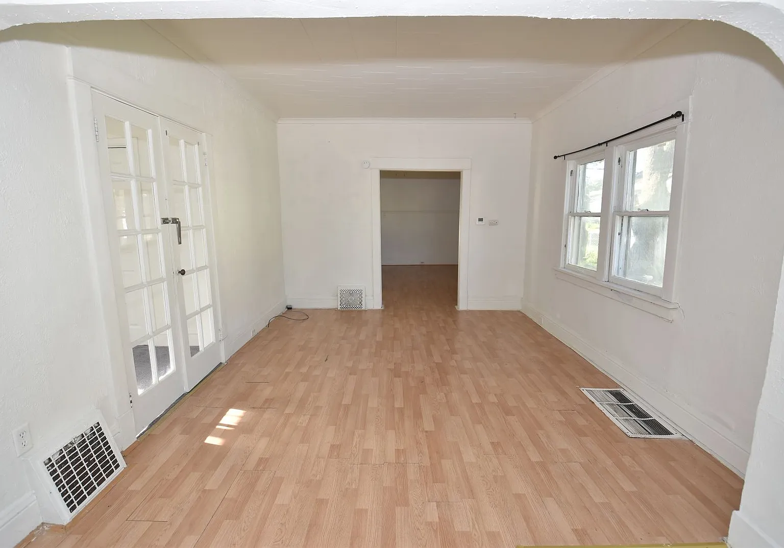 Near Notre Dame 3 bedroom Bungalow — Photo 3