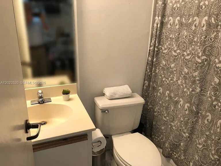 540 Brickell Key Dr #913 — Photo 11