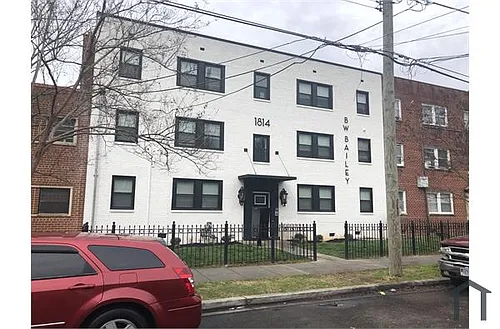 1814 Q St SE Photo 1