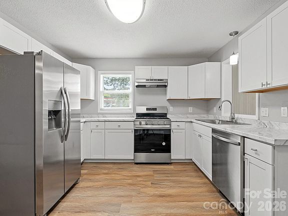 5th image of 1021 Chandler Dr