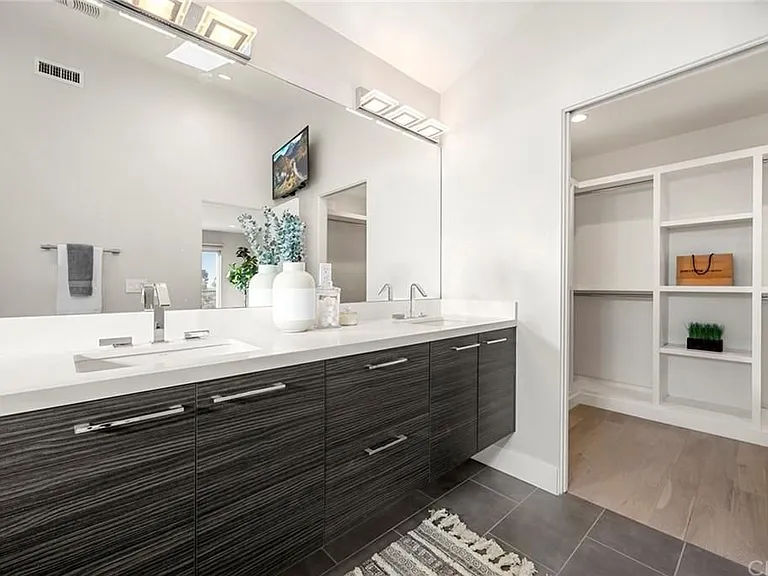 3651 Lowry Rd — Photo 26