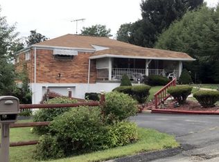 105 Sunflower Rd, Butler, PA 16001