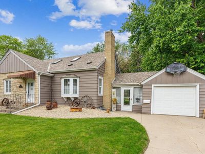 1275 Roselawn Ave W, Roseville, MN, 55113