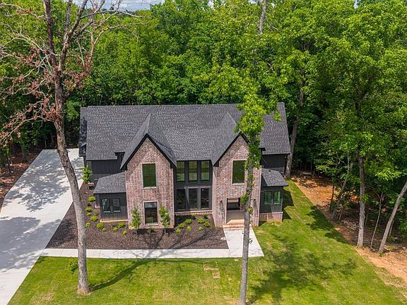 3rd image of 1078 Sungate Dr