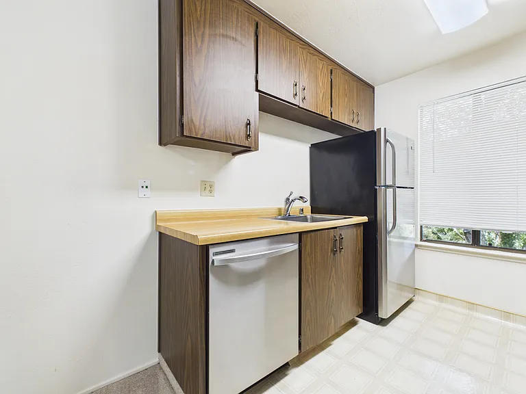 3102 Golden Oaks Ln — Photo 13