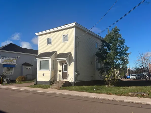 14 Prince Arthur St, Amherst, NS B4H 1V4