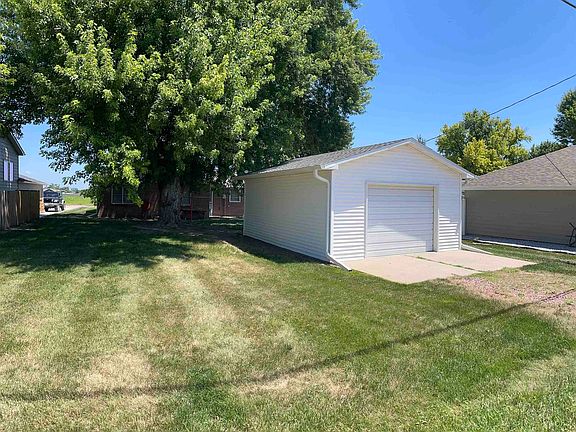4th image of 2502 G Ave