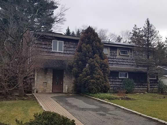 2nd image of 61 Prince Ln