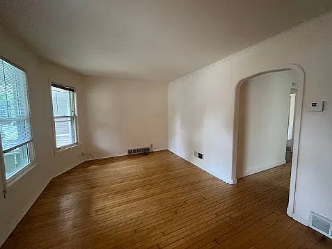 4 bed, 1122 sqft, $3,625 — Photo 2