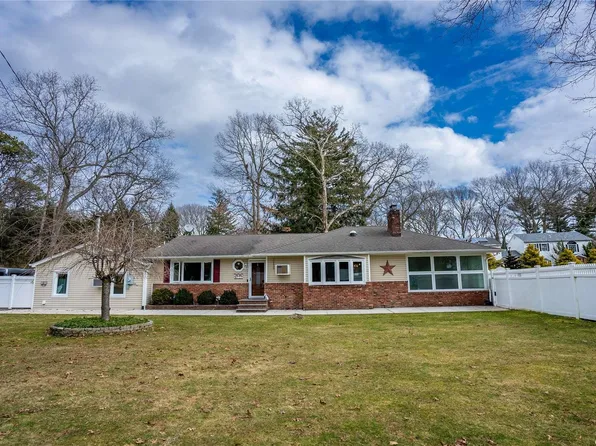 525 Park Avenue, Centereach, NY 11720