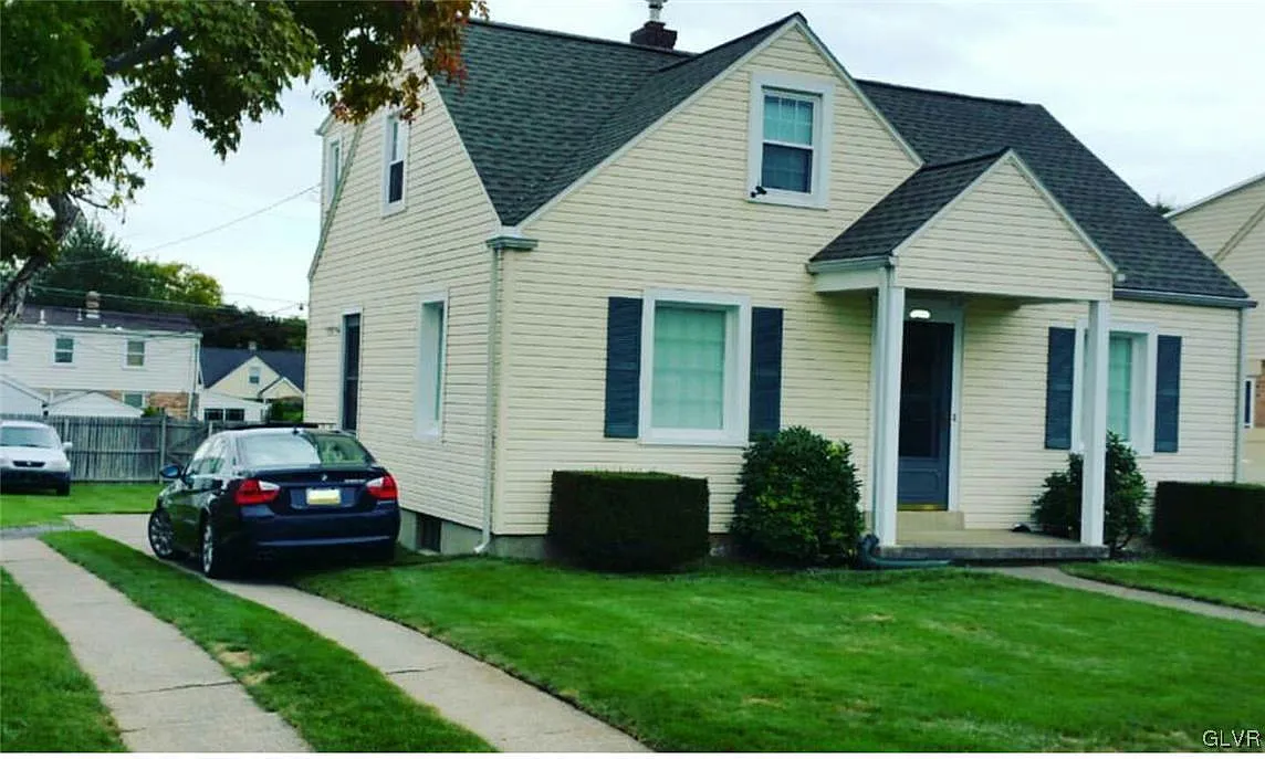 1313 Ulster St photo 1