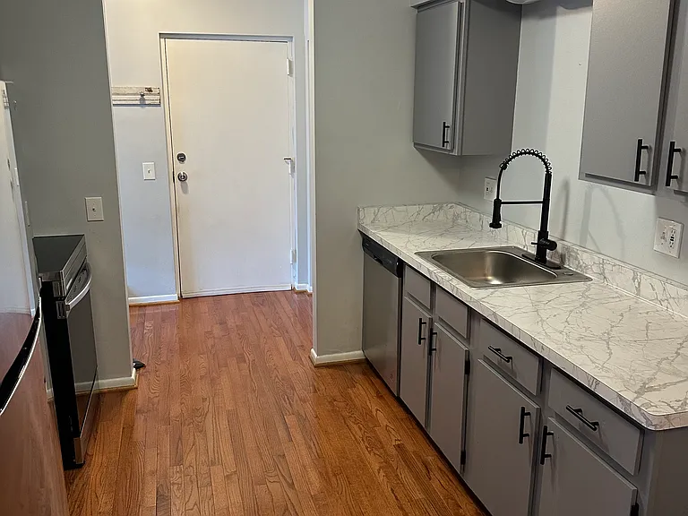 20-4 Great Wood Ct — Photo 5