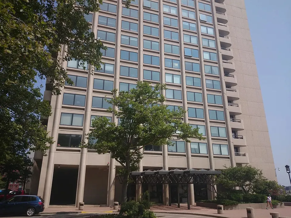 85 E India Row #37