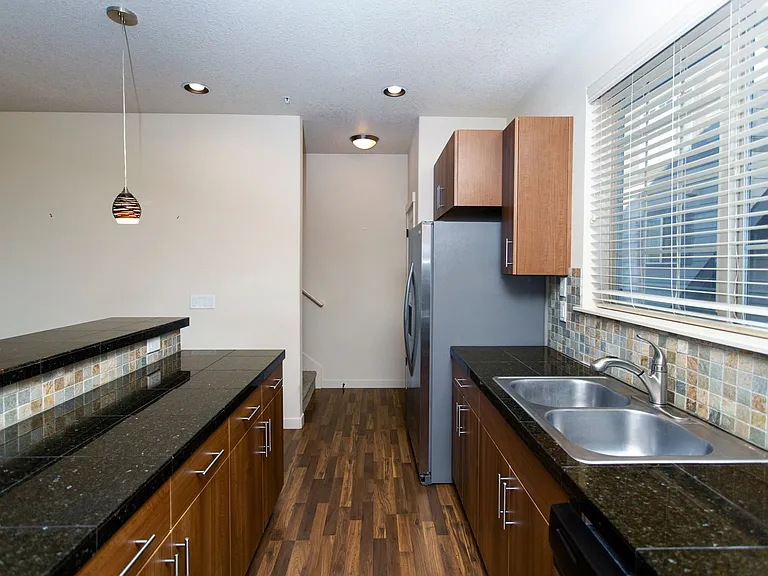 7894 NE Miriam Way — Photo 4