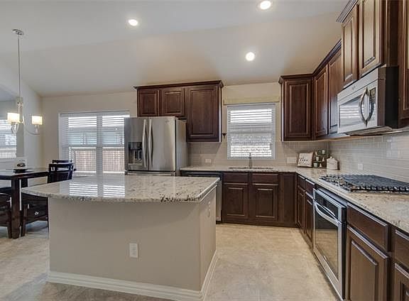 4th image of 1012 Stanbridge Dr