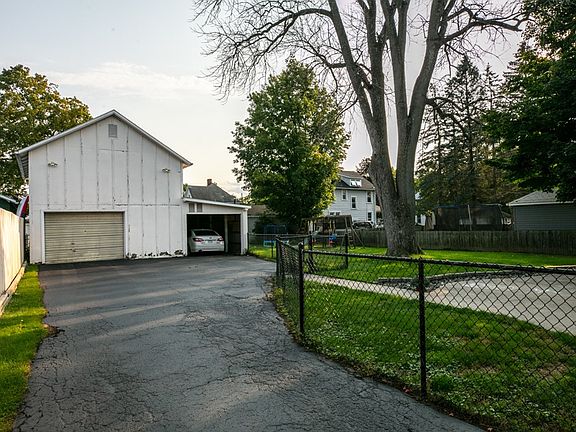 3rd image of 307 Steuben St