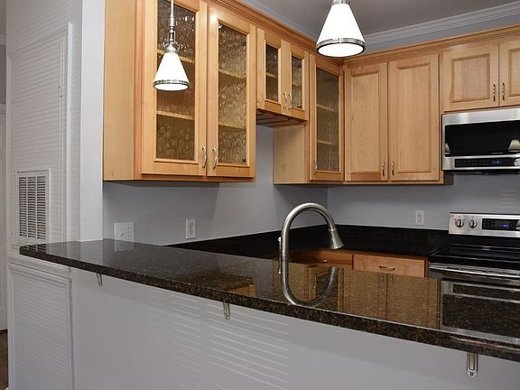 4th image of 720 N Person St APT 103