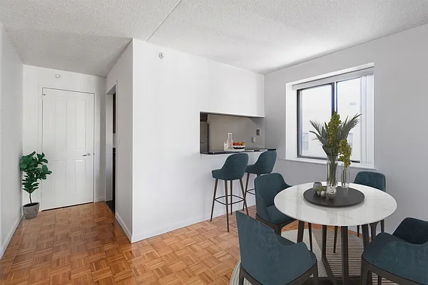 Sold by R New York | media 4