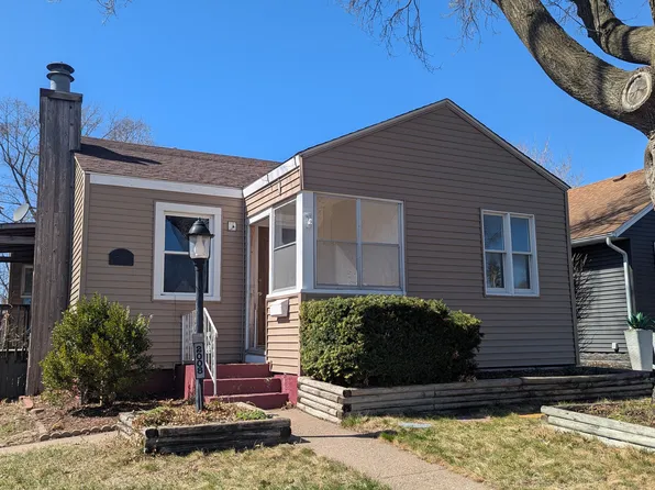 2008 44th St, Rock Island, IL 61201