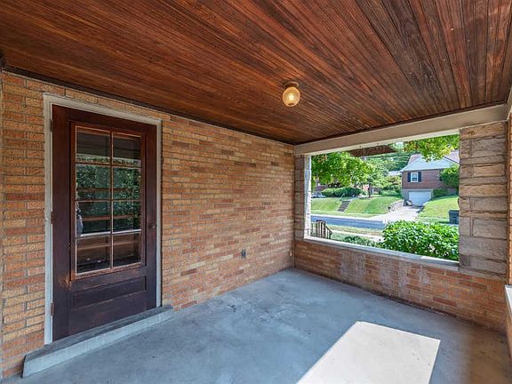 3rd image of 6729 Elwynne Dr