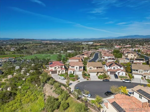 1517 Leonis Pl, Vista, CA 92083