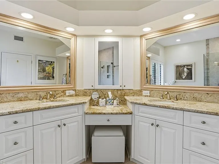 7048 Pelican Bay Blvd #C-302 — Photo 21