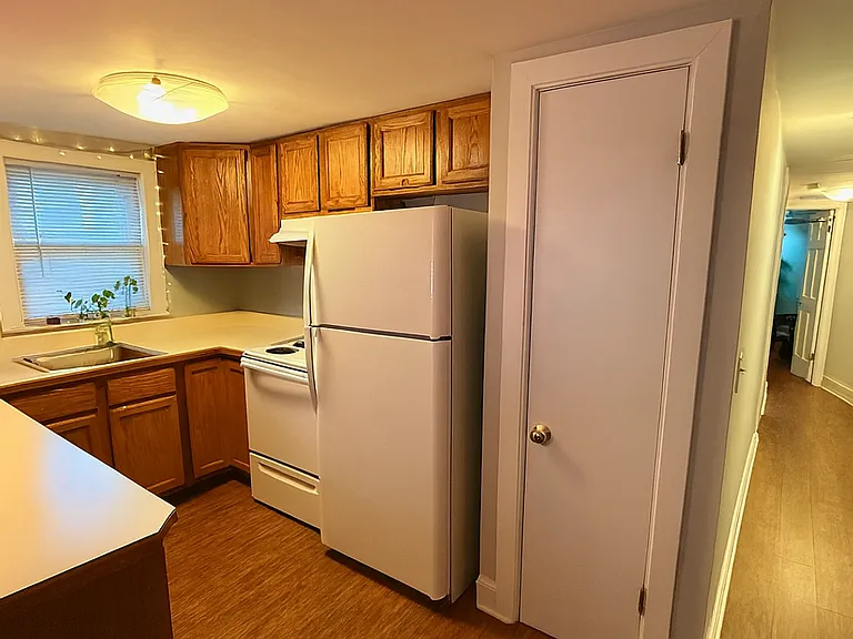 413 W Hoover Ave — Photo 5