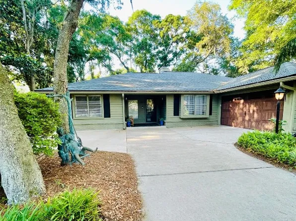 1937 Lakeside Dr N, Fernandina Beach, FL 32034