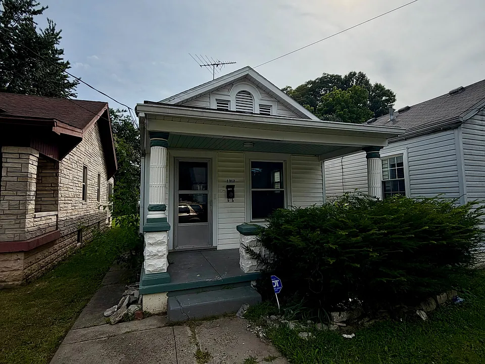 1312 Earl Ave