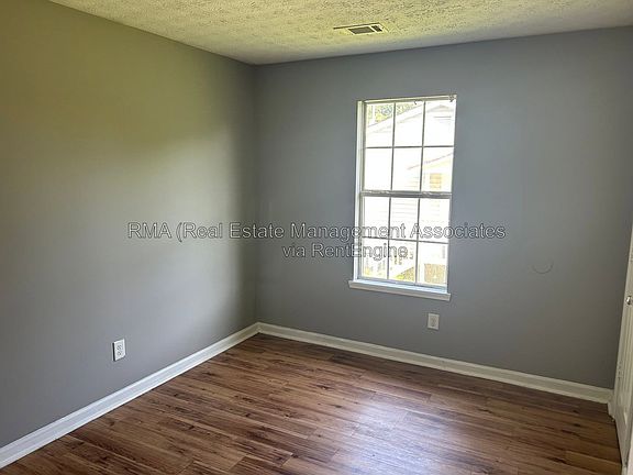 3rd image of 816 Lane St