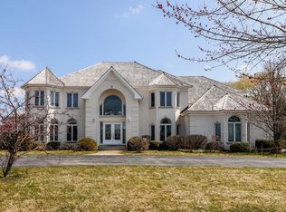 1050 Anderson Dr, Libertyville, IL 60048