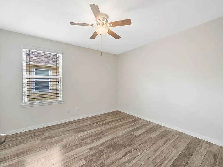 4836 Chatterton Way — Photo 14
