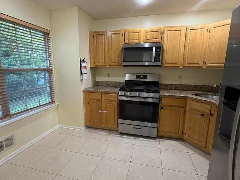 37 Mindy Dr — Photo 8