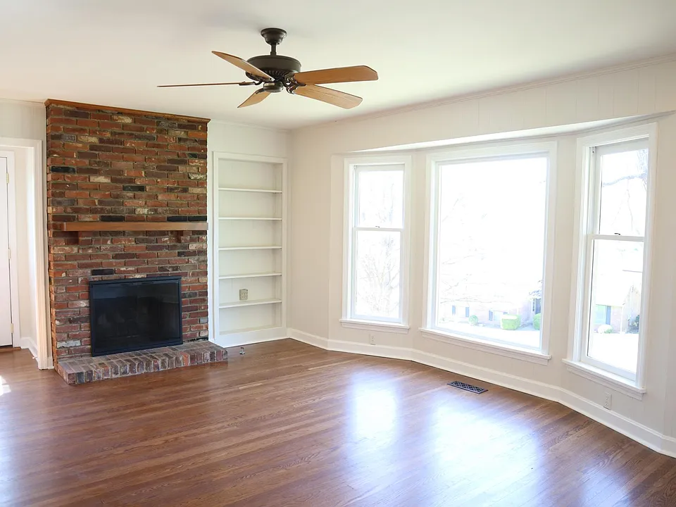 2331 Thornhill Rd