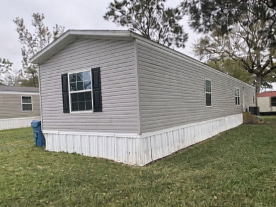 1st image of 112 Ash Ln