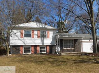 1824 Pinecrest Dr, East Lansing, MI 48823