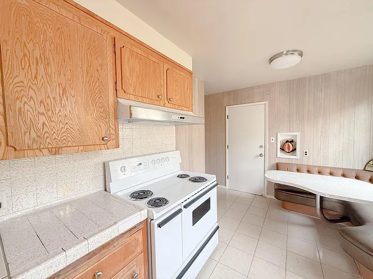 1226 Margery Ave — Photo 6