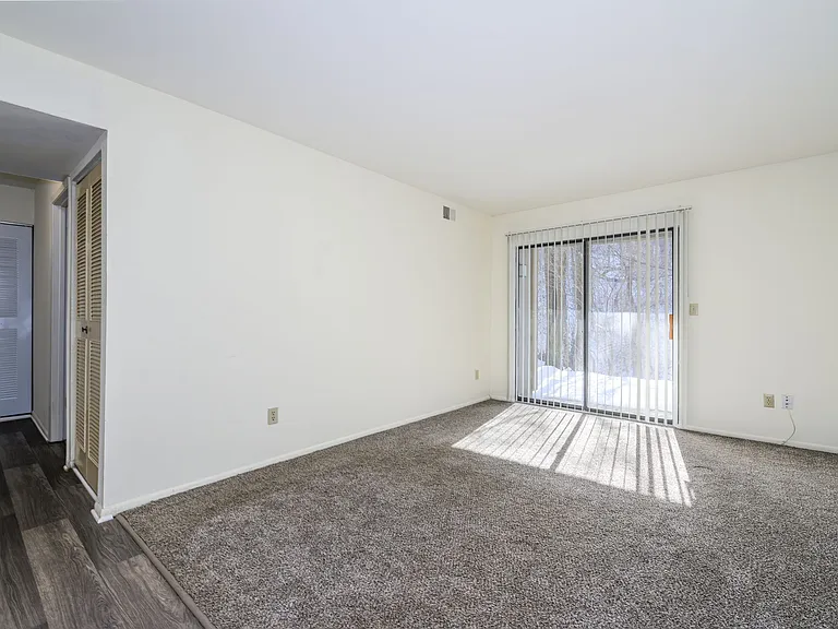 Oak Forest Apartments — Photo 38
