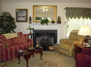 6 Riverside Towne Cir, Greer, SC 29650