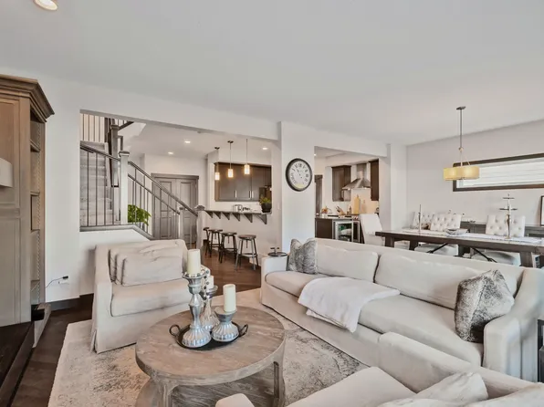 1337 Secord Lndg NW, Edmonton, AB T5T 5W7