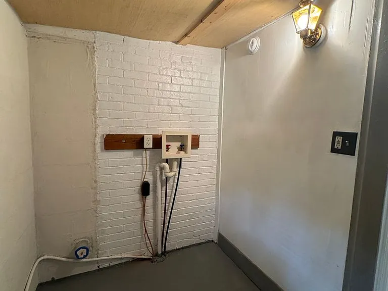 420-422 Pennsylvania Ave — Photo 6