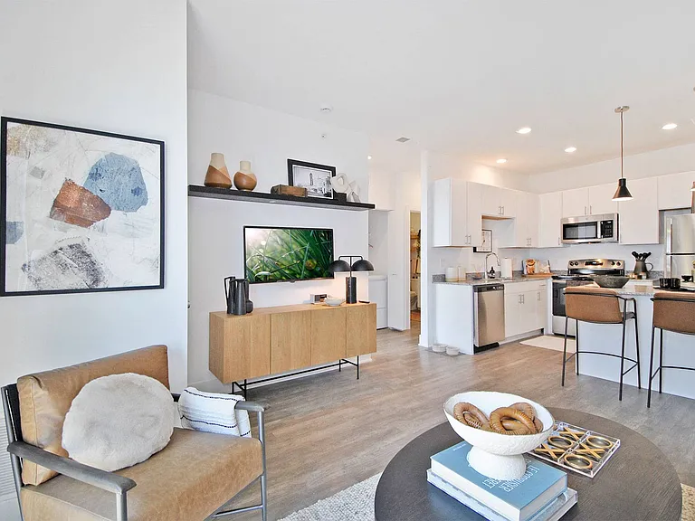 Avant Apartments — Photo 38