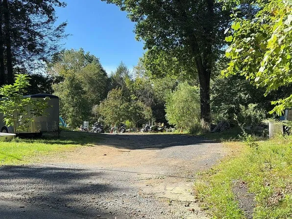 136 Black Diamond Rd, Pottsville, PA 17901
