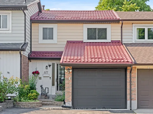 127 Lowry Sq, Toronto, ON M1B 1N7