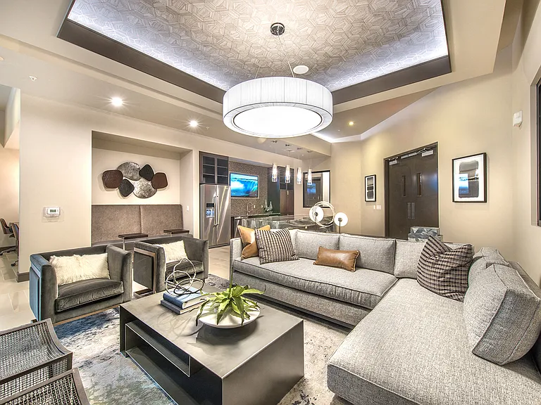 Our community boasts expansive living and amenity spaces, both indoors and outdoors