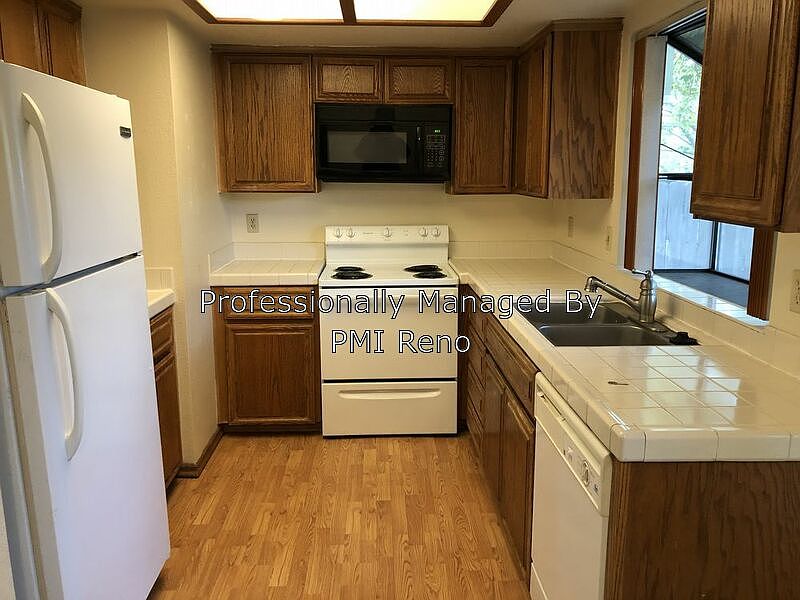 2nd image of 2337 Melody Ln