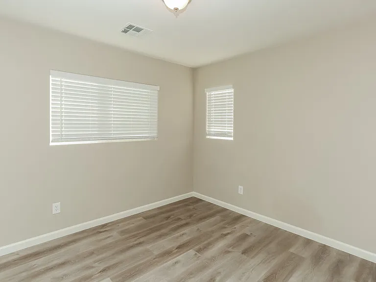 9132 Patrick Henry Ave — Photo 14
