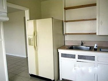 2nd image of 2114 Robin St